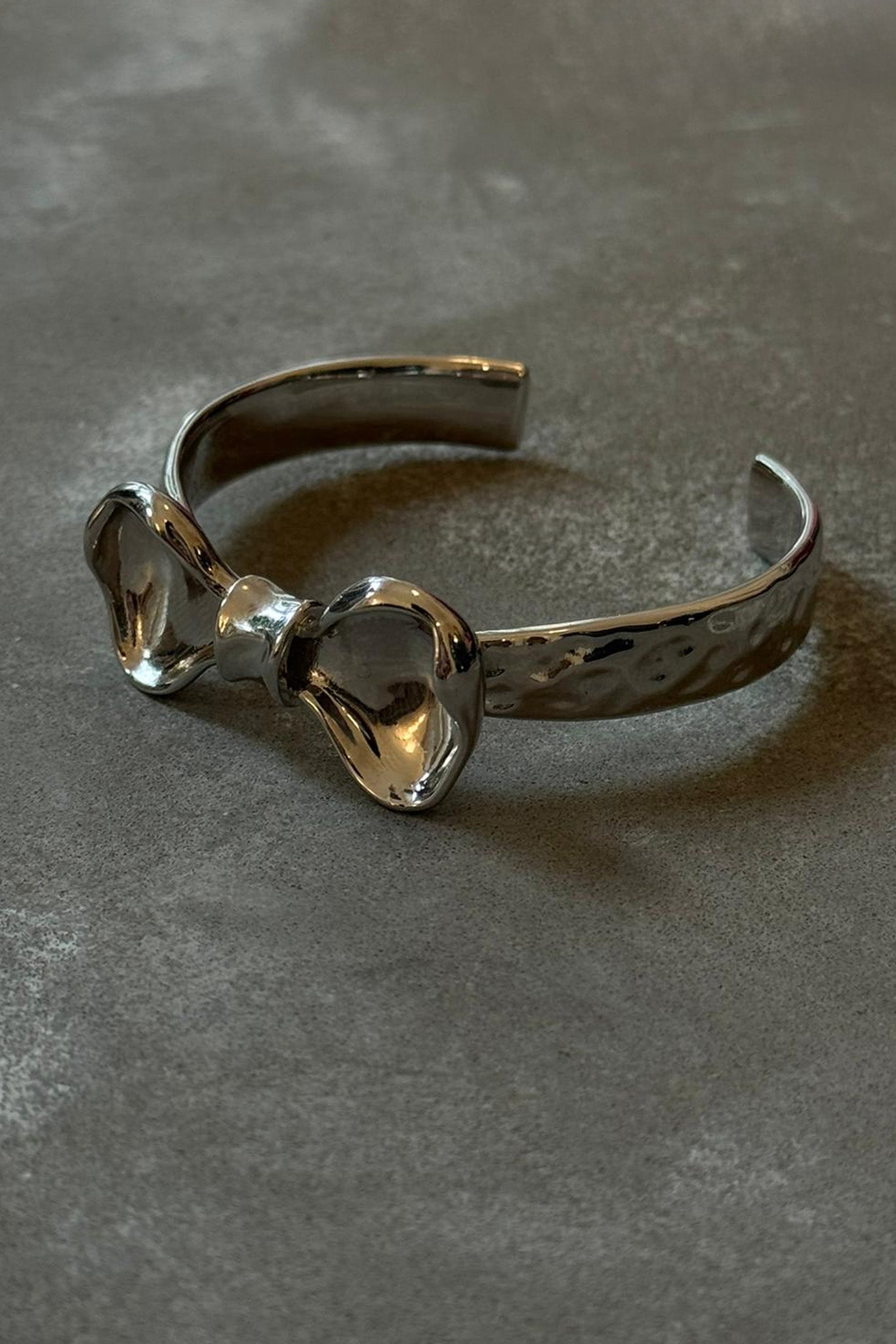 BOW BRACELET